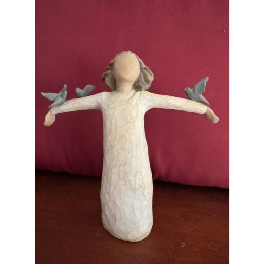Willow Tree Happiness Angel Figurine Susan Lordi DEMDACO 2004 26130 Blue Birds